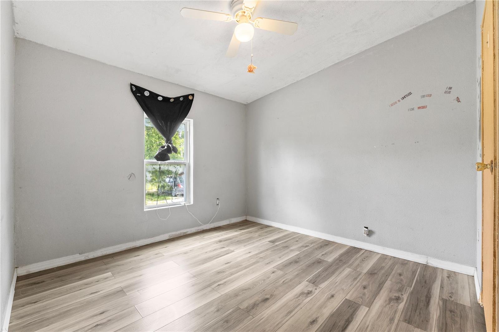 Image 23 of 28 For 715 Live Oak Street