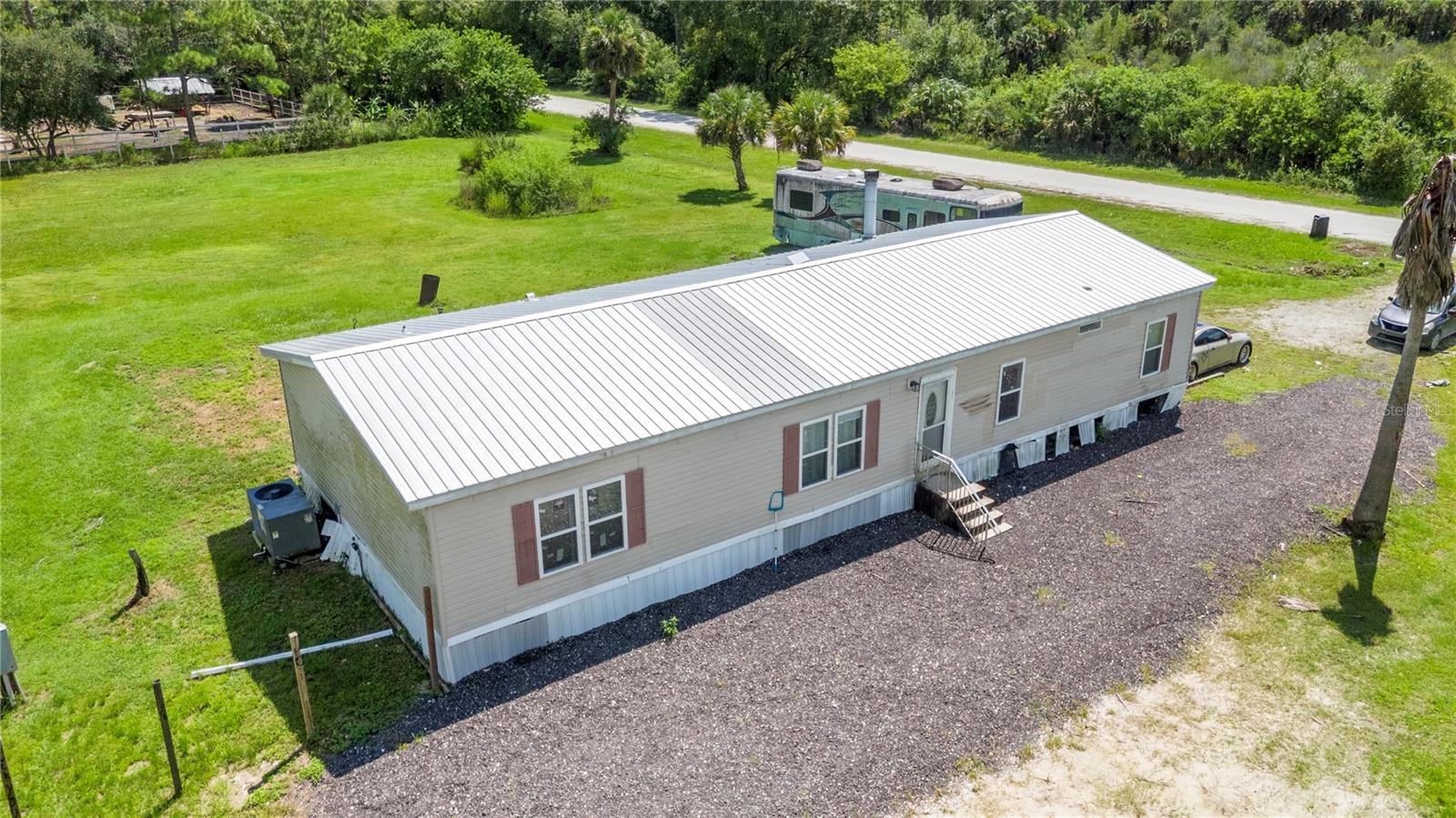 Image 4 of 28 For 715 Live Oak Street