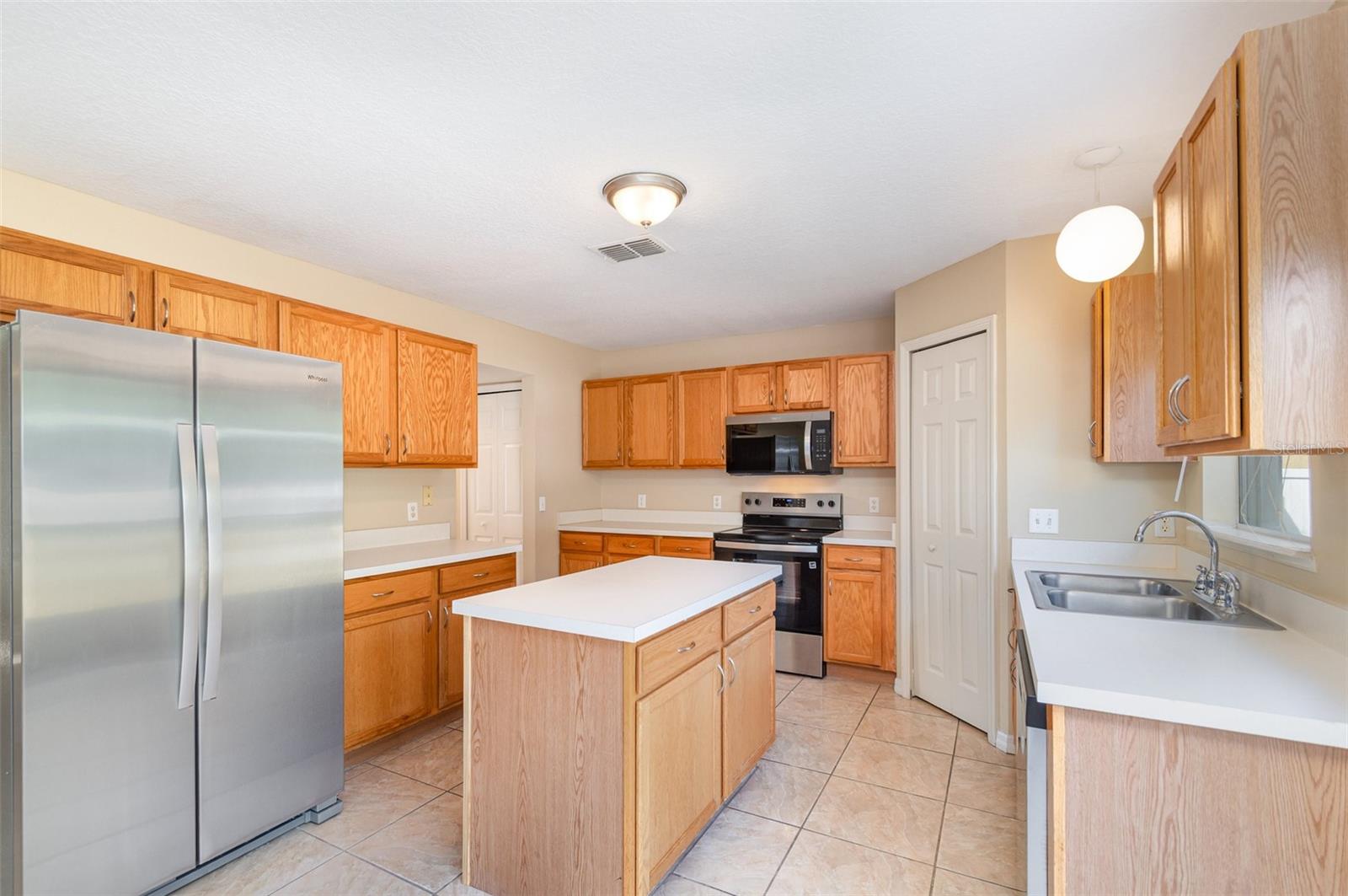 Image 3 of 15 For 31810 Parkdale Drive