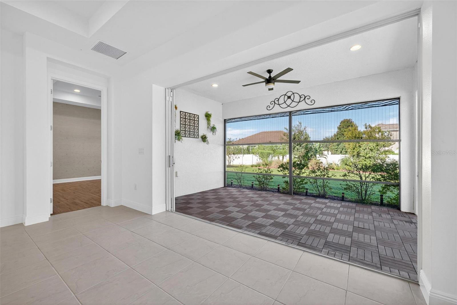 Image 18 of 90 For 8677 Bridgeport Bay Circle