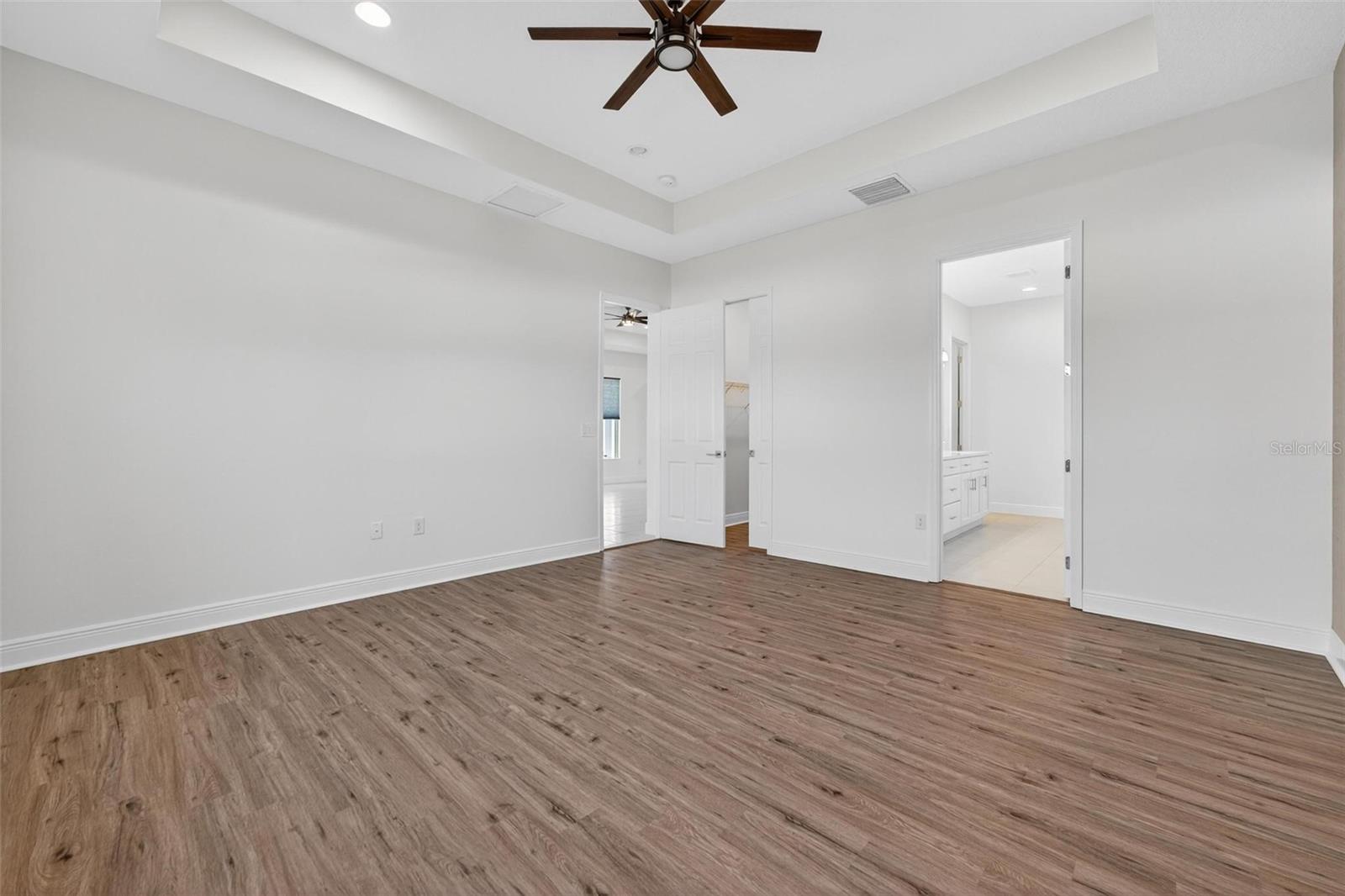 Image 41 of 90 For 8677 Bridgeport Bay Circle