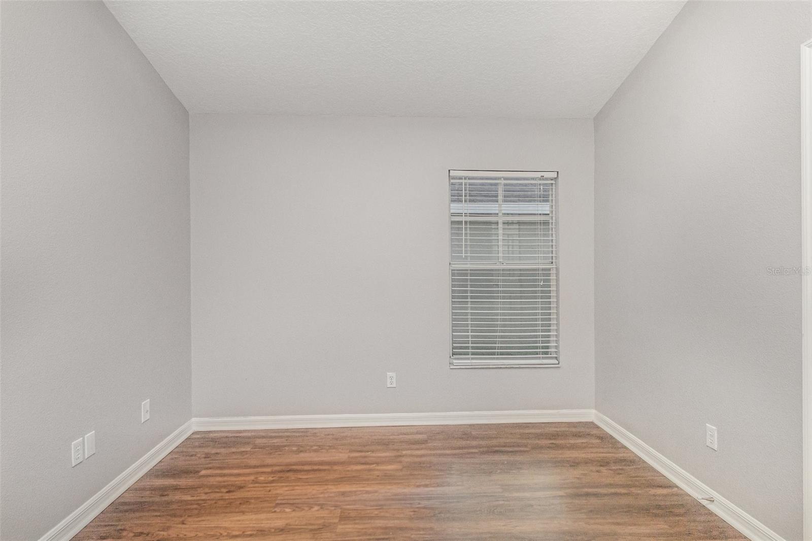 Image 10 of 15 For 204 Silver Palms Cir