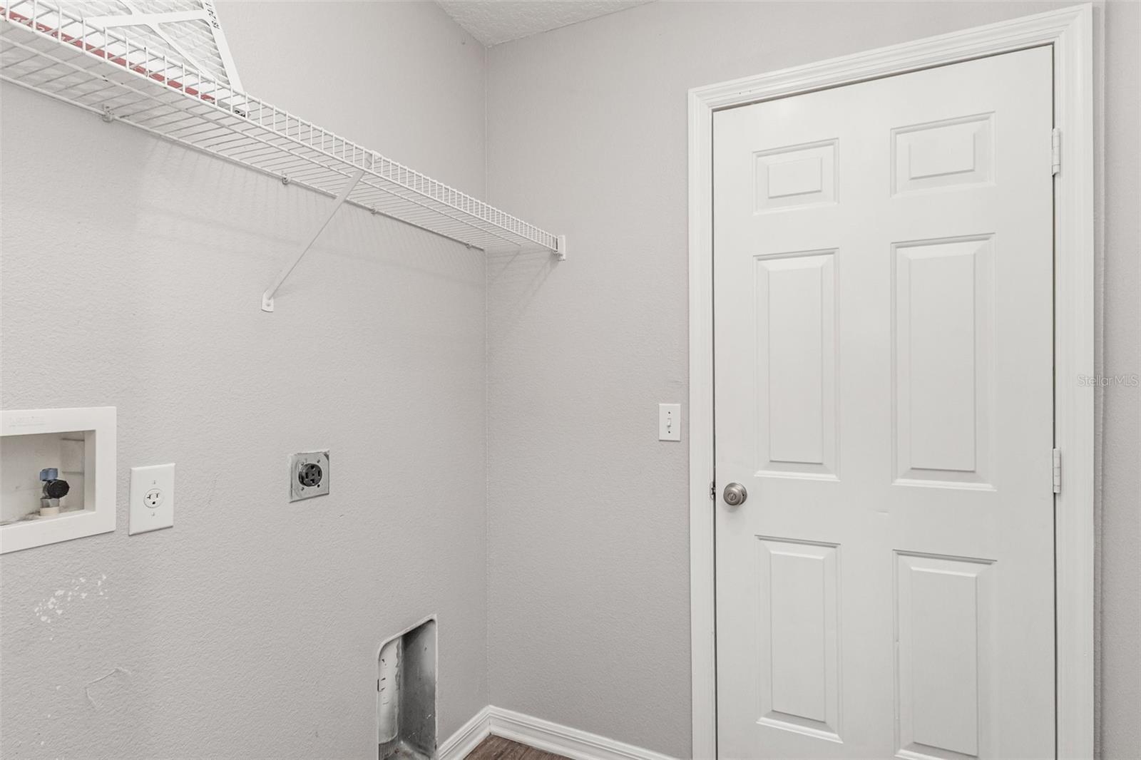 Image 11 of 15 For 204 Silver Palms Cir