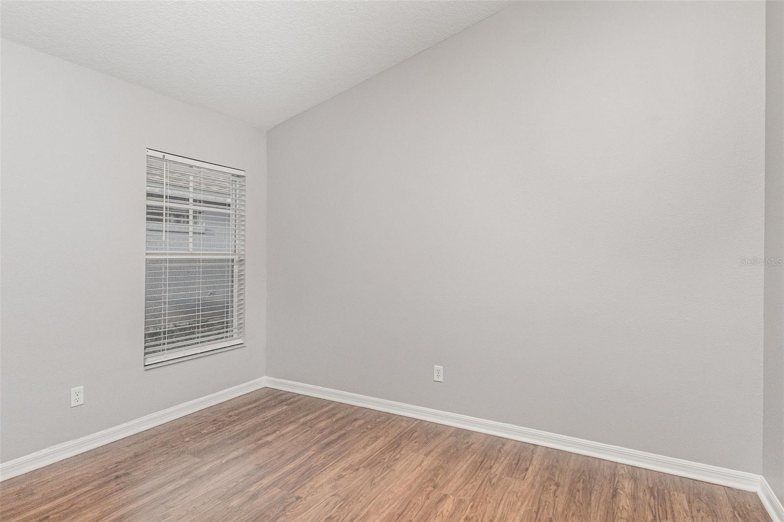 Image 9 of 15 For 204 Silver Palms Cir