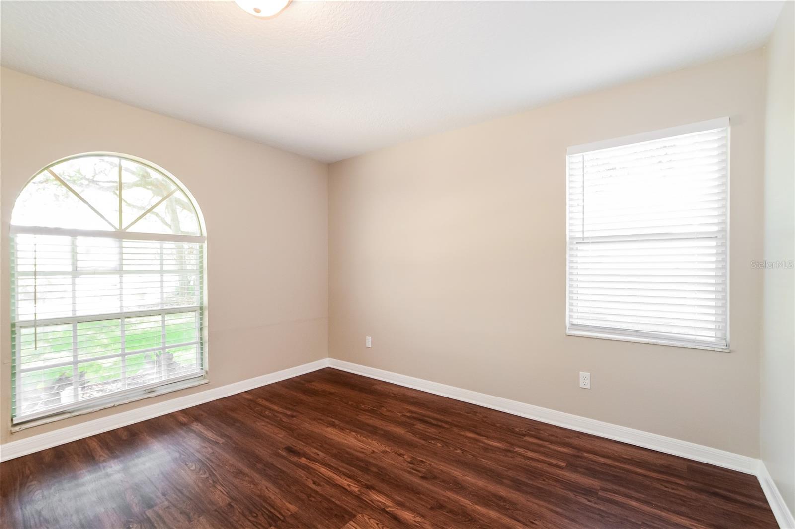 Image 11 of 15 For 605 Dorothy Circle