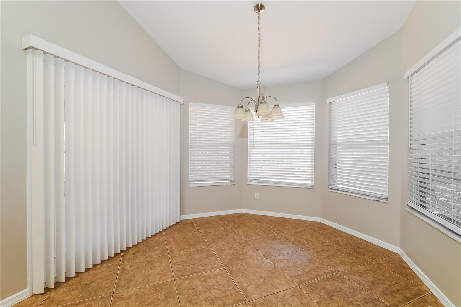 Image 4 of 15 For 605 Dorothy Circle