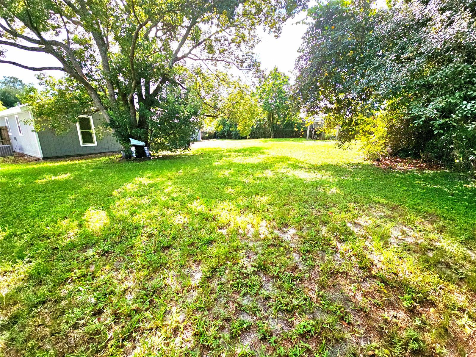 Image 15 of 17 For 690 Colchester Avenue