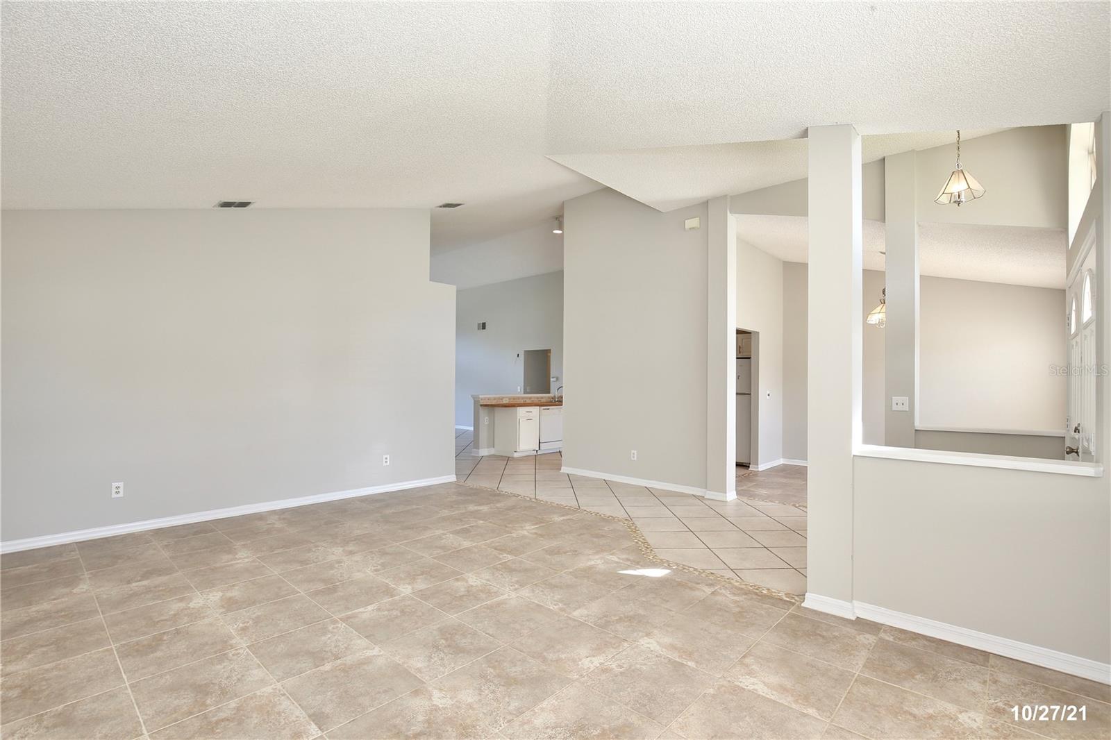 Image 3 of 26 For 1933 Gamboge Drive