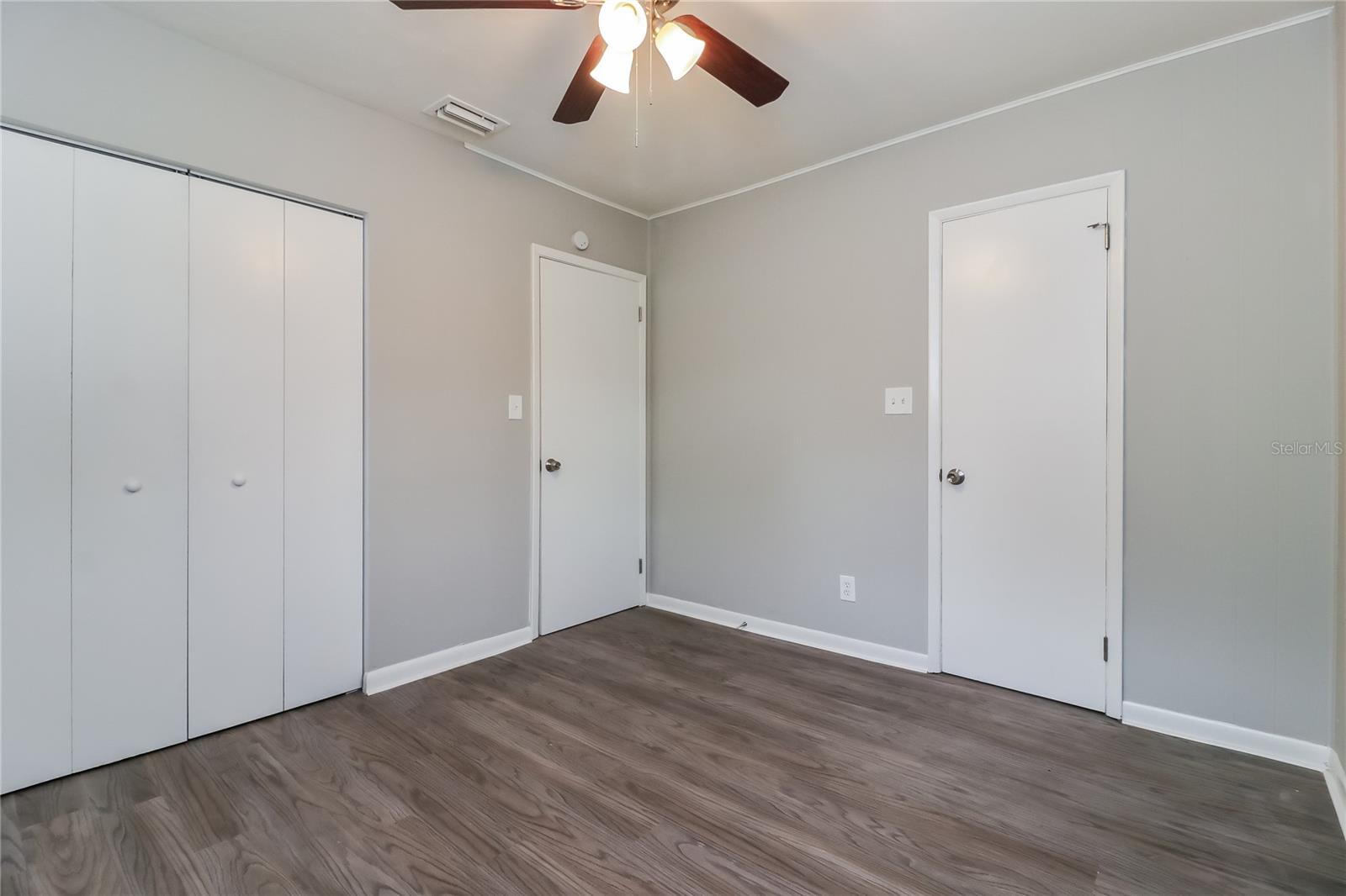 Image 12 of 16 For 8911 Navajo Avenue