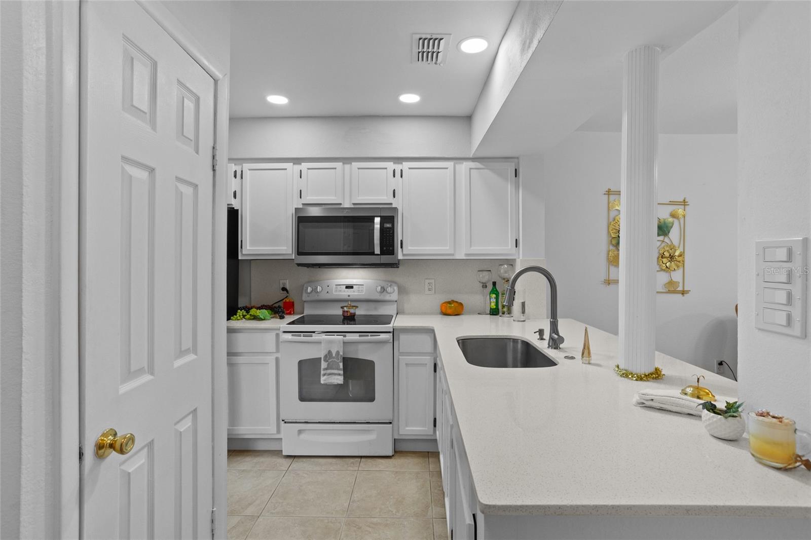 Image 5 of 36 For 3006 Semoran Boulevard 3