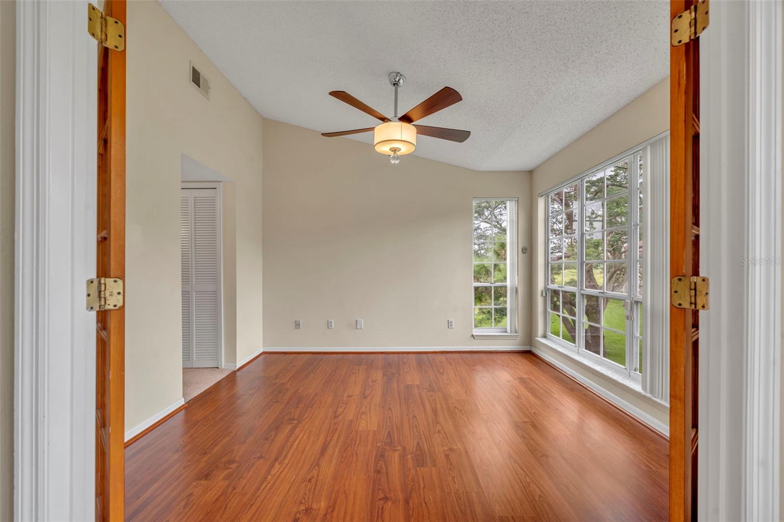 Image 15 of 36 For 4823 Brighton Terrace F