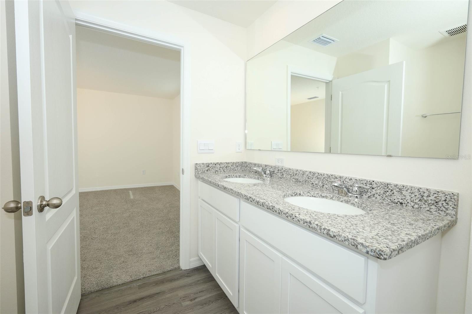 Image 22 of 42 For 2712 Gouda Drive