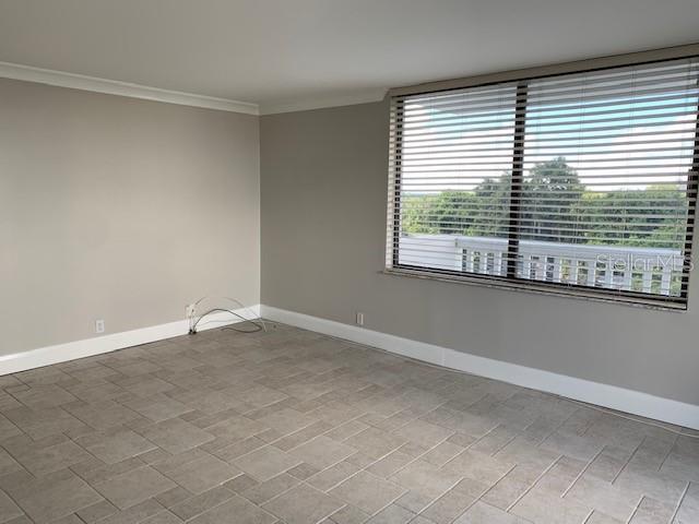 Image 7 of 31 For 400 Colonial Drive 602