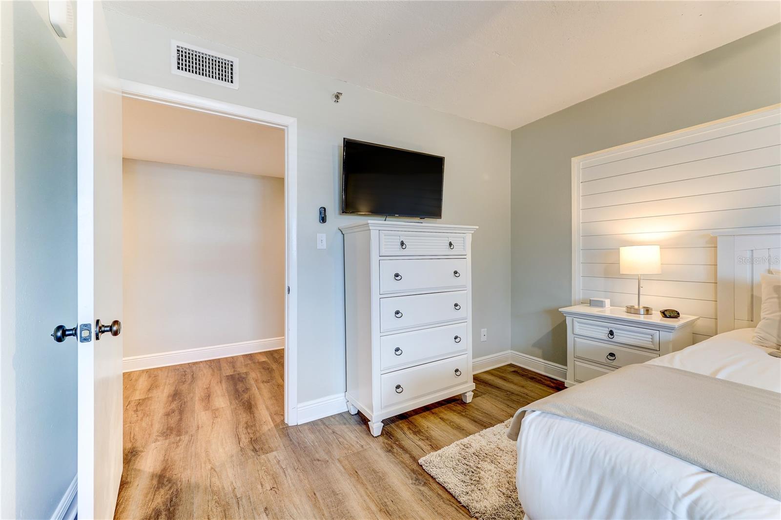Image 16 of 89 For 16332 Gulf Boulevard 1c