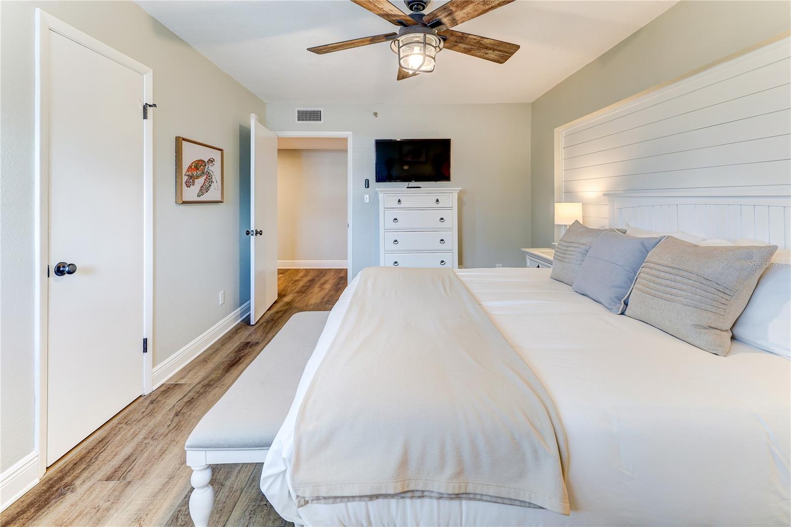 Image 18 of 89 For 16332 Gulf Boulevard 1c