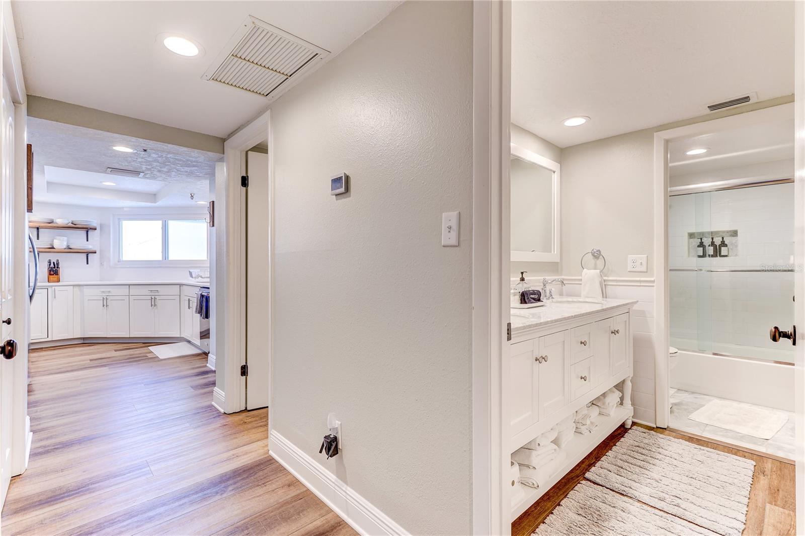 Image 29 of 89 For 16332 Gulf Boulevard 1c
