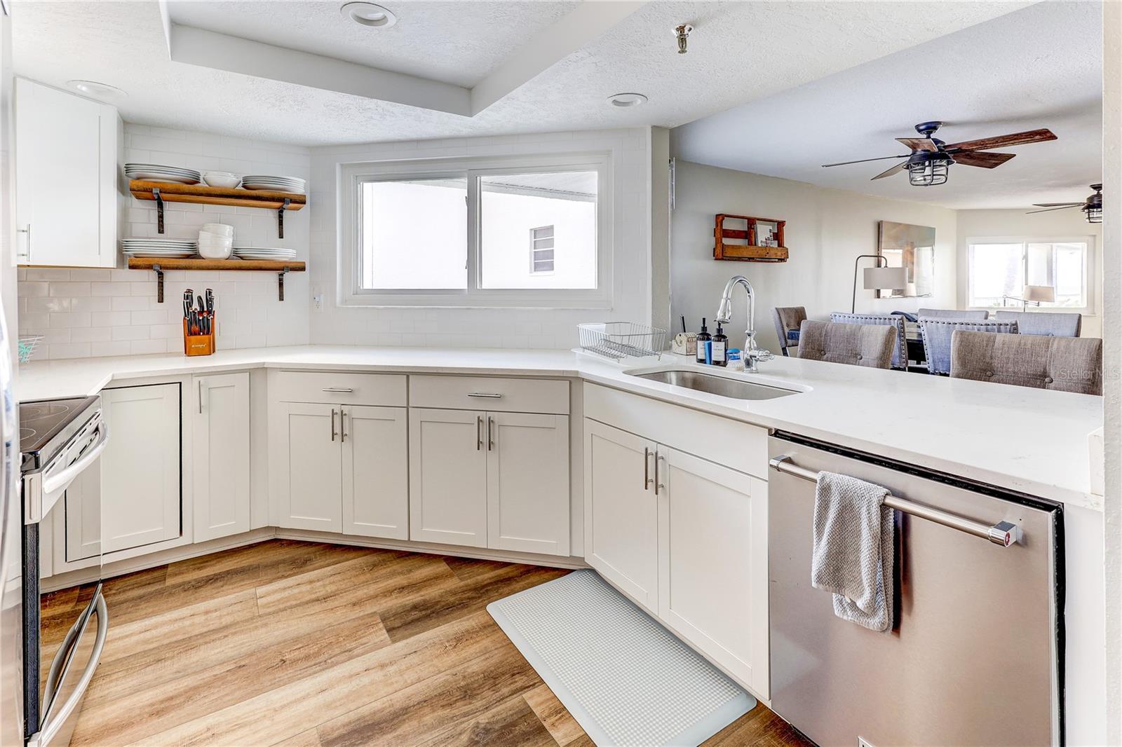 Image 40 of 89 For 16332 Gulf Boulevard 1c