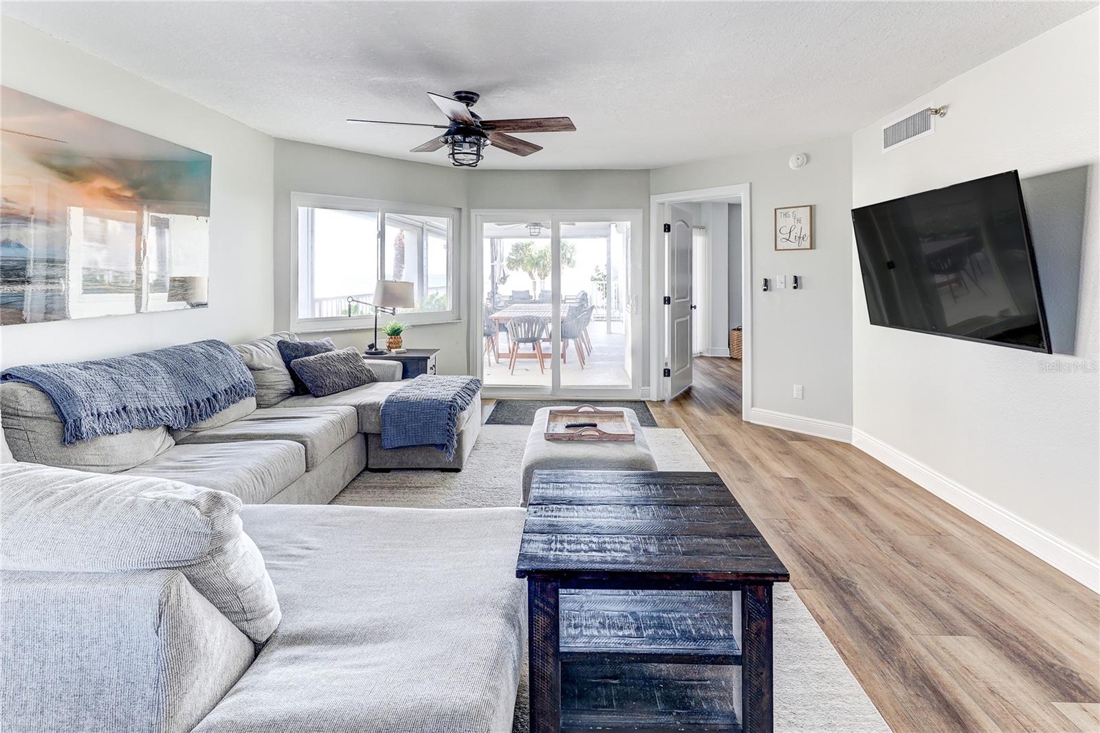 Image 49 of 89 For 16332 Gulf Boulevard 1c