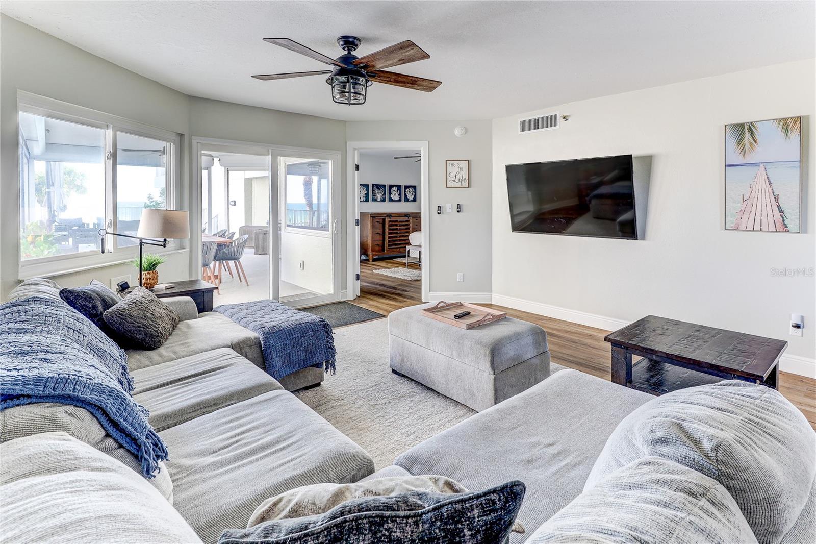 Image 51 of 89 For 16332 Gulf Boulevard 1c