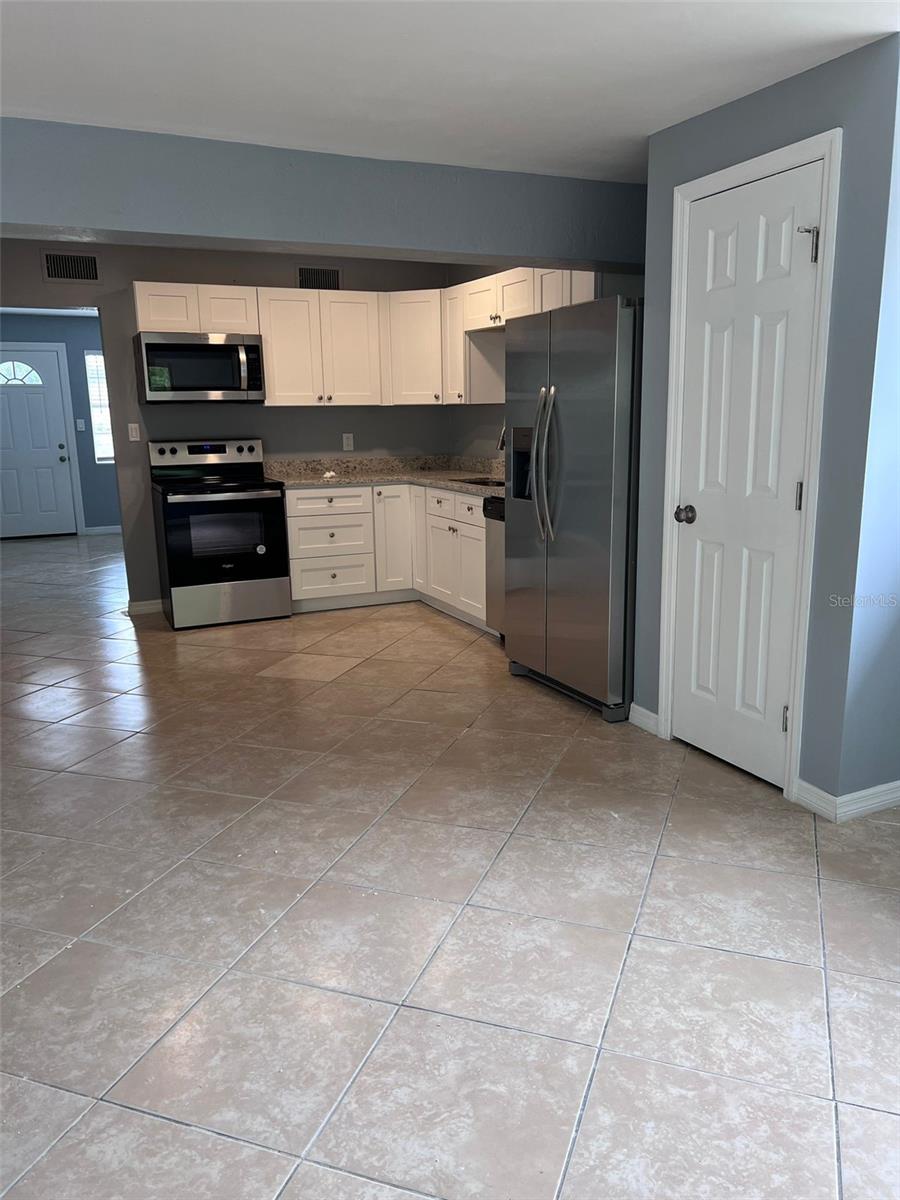 Image 2 of 14 For 618 Colfax Drive