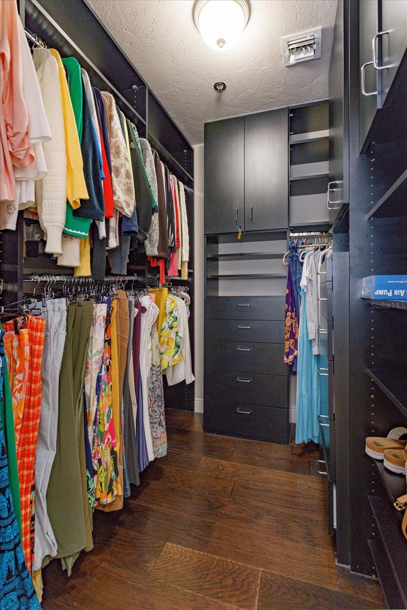 Image 38 of 51 For 1110 Ivanhoe Boulevard 9