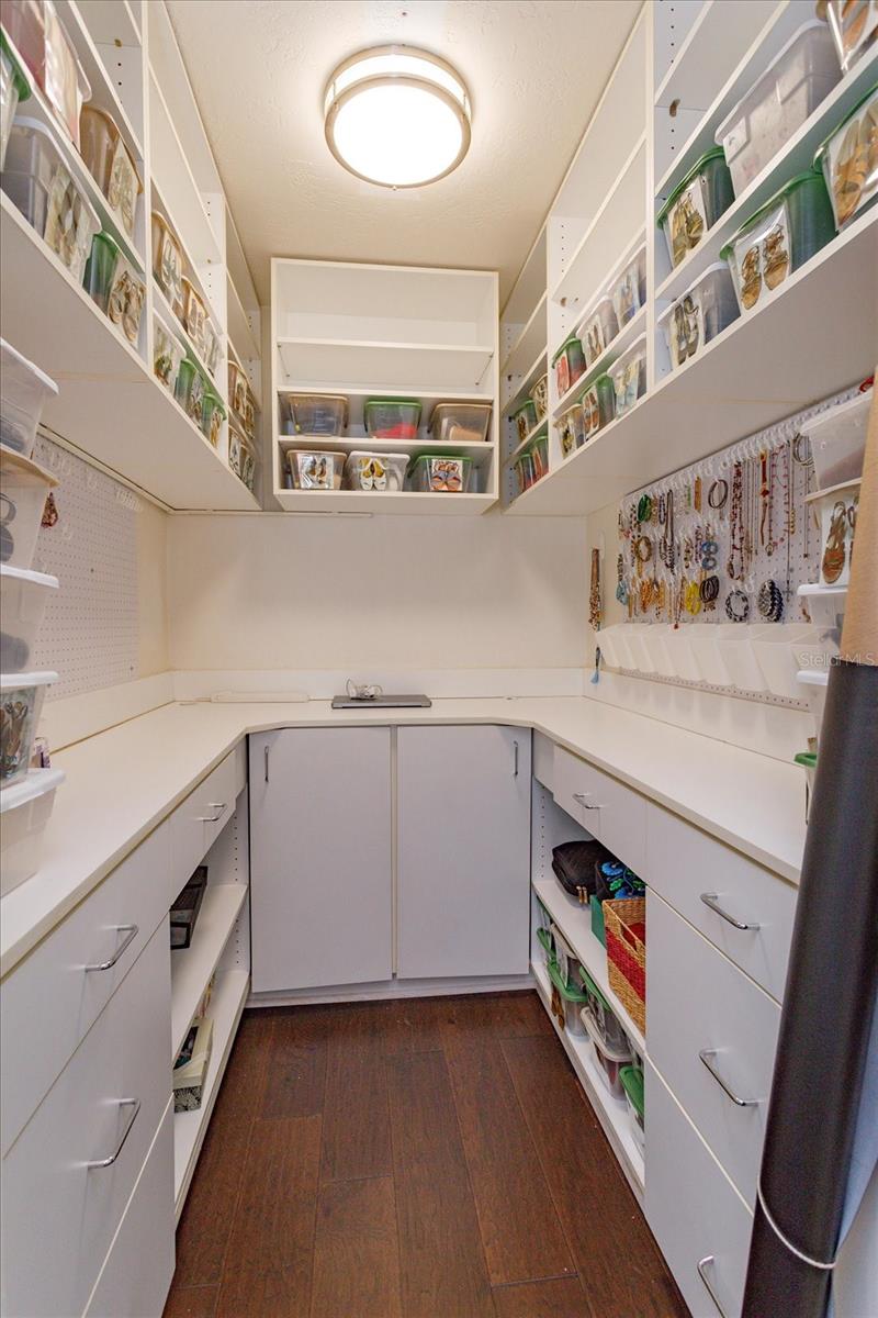 Image 40 of 51 For 1110 Ivanhoe Boulevard 9