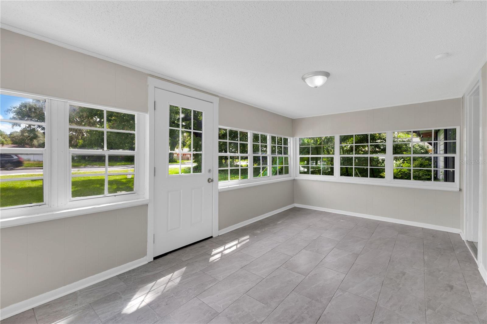 Image 3 of 19 For 4629 Harden Boulevard