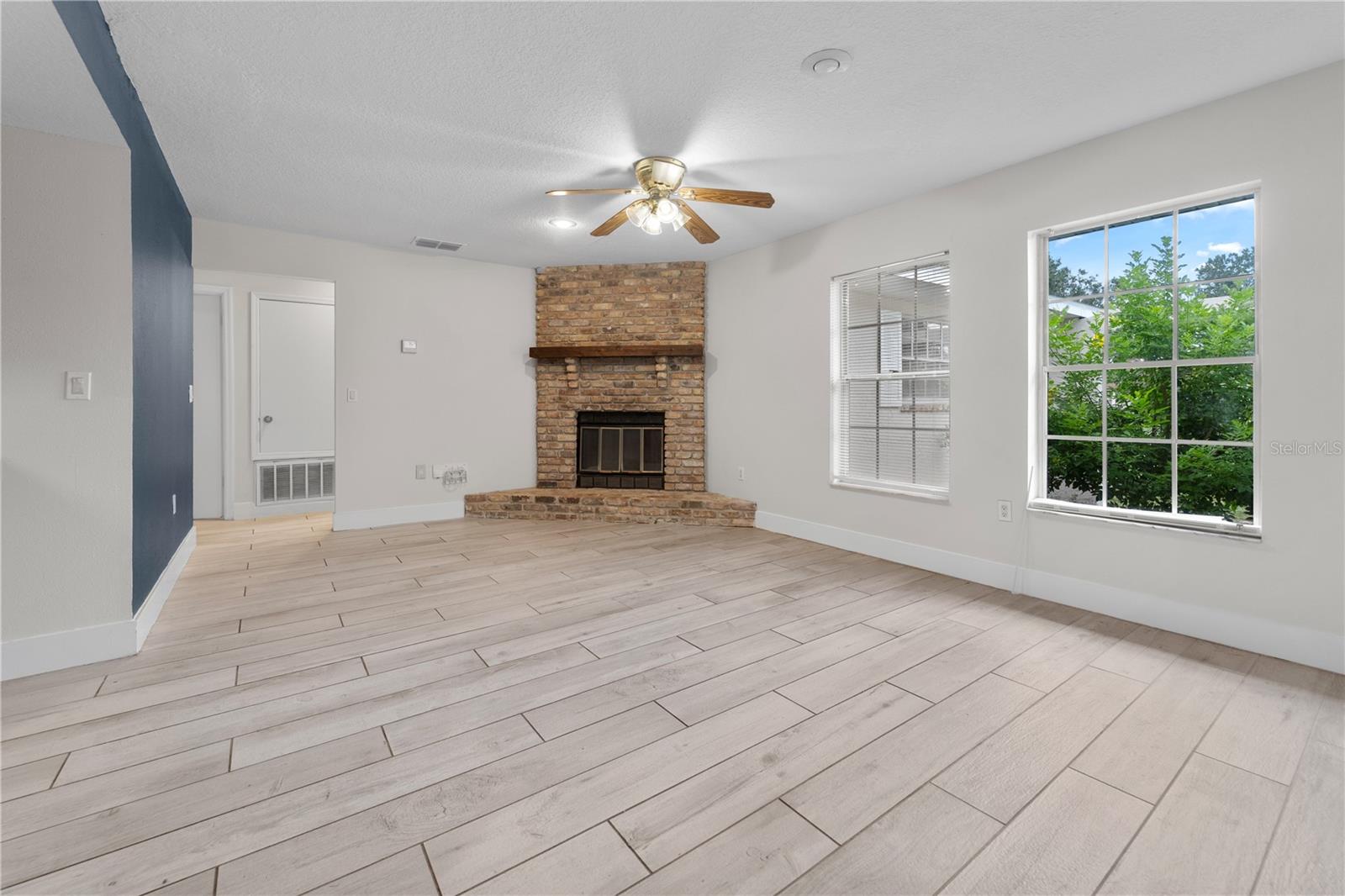 Image 3 of 15 For 6261 Silver Glen Court