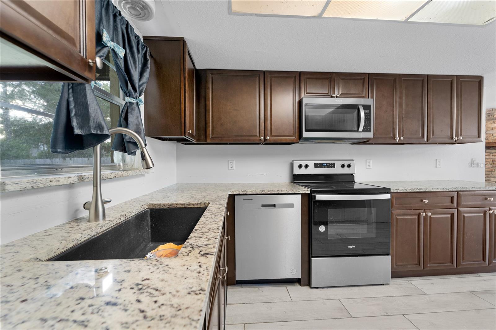 Image 5 of 15 For 6261 Silver Glen Court