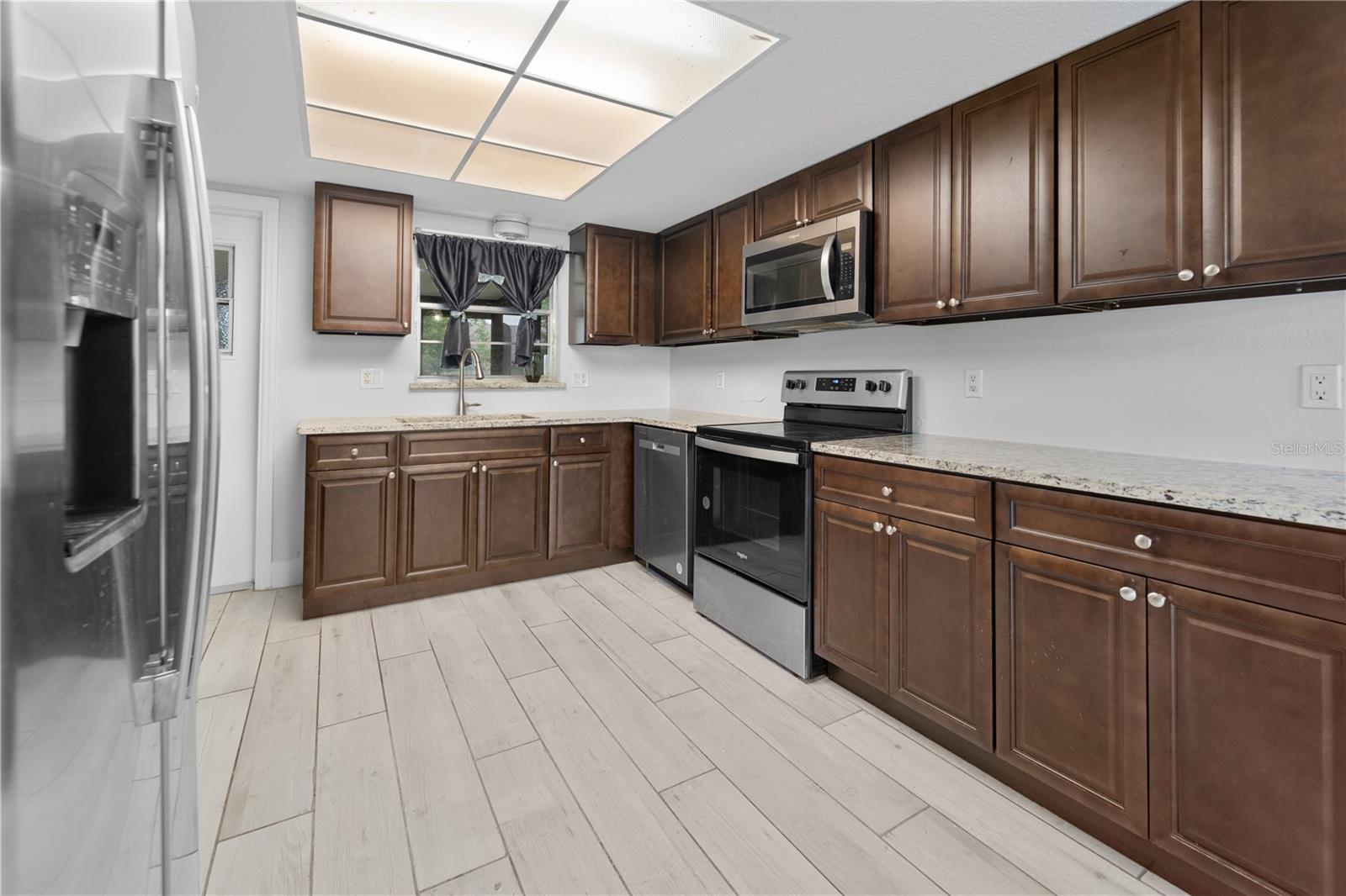 Image 6 of 15 For 6261 Silver Glen Court
