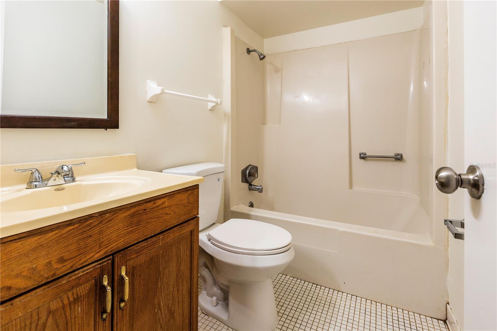 Image 6 of 14 For 2550 Clairmont Avenue
