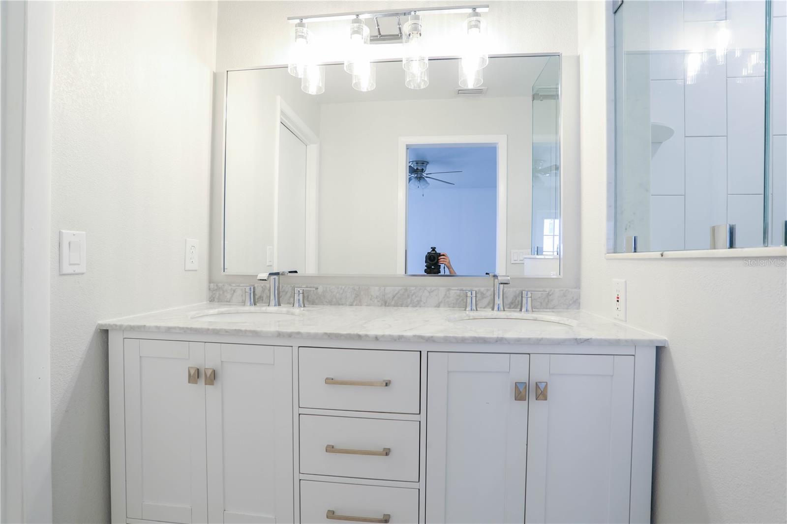 Image 11 of 23 For 1416 Washington Street 1