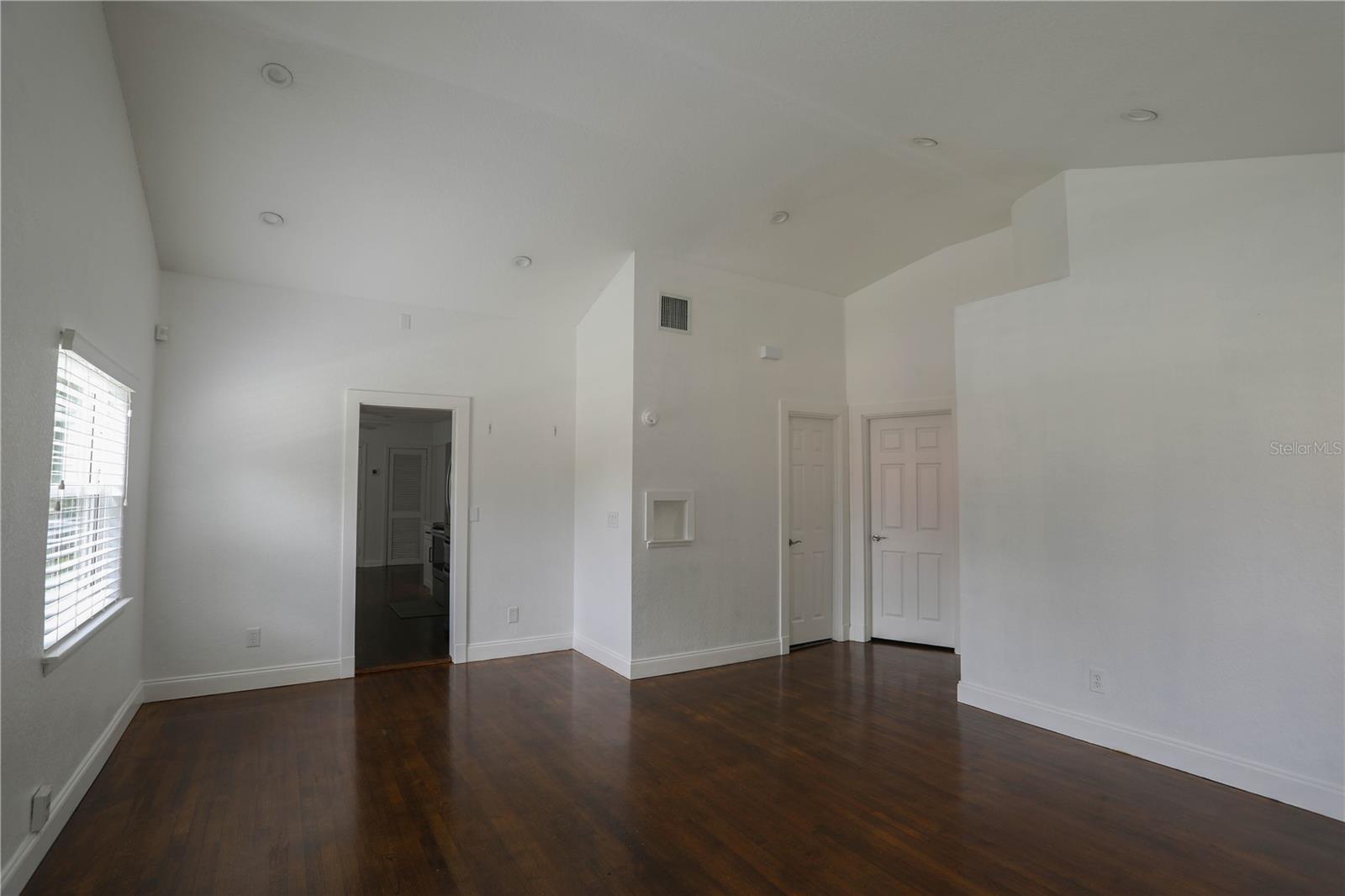 Image 3 of 23 For 1416 Washington Street 1