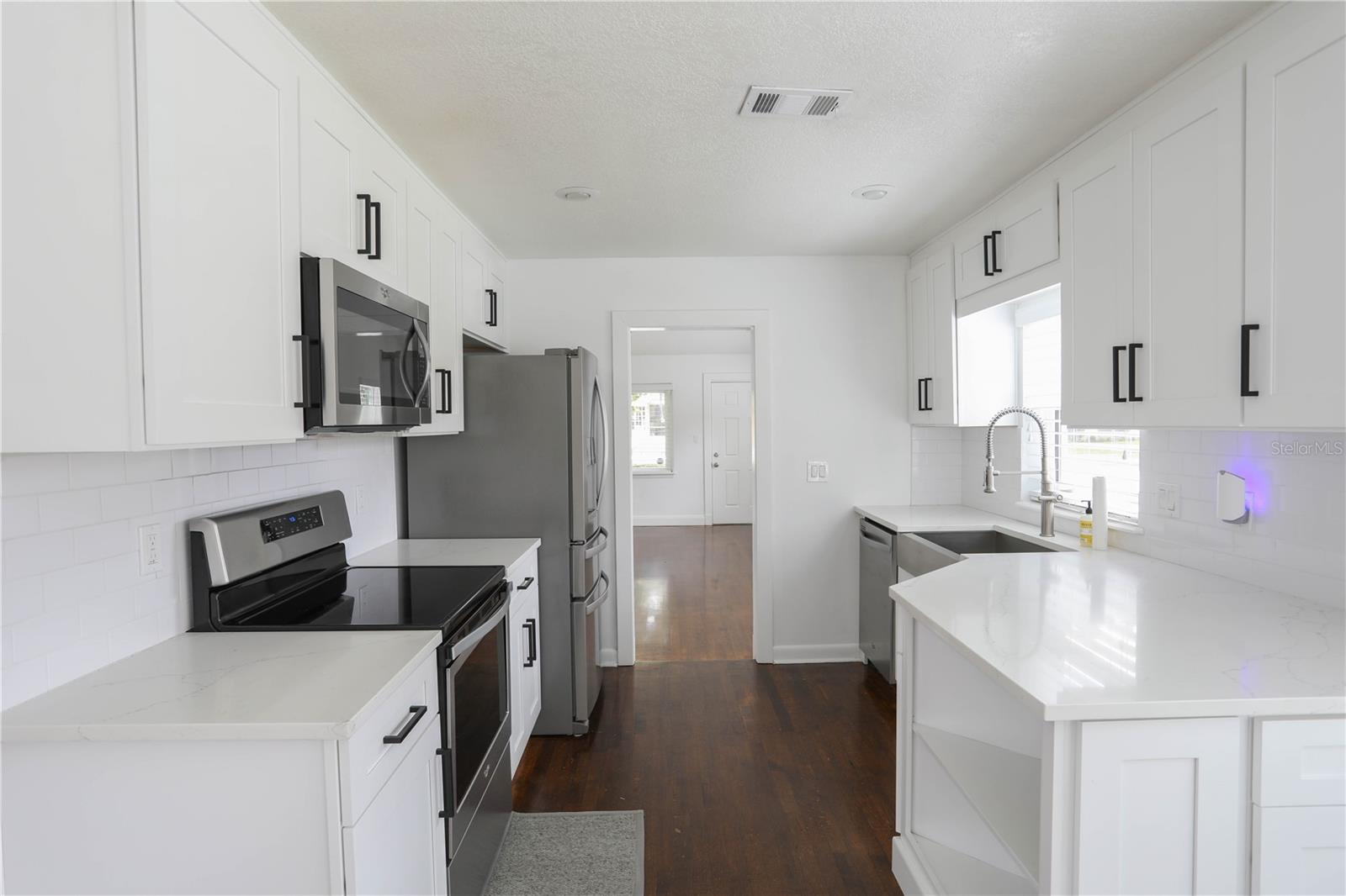 Image 7 of 23 For 1416 Washington Street 1