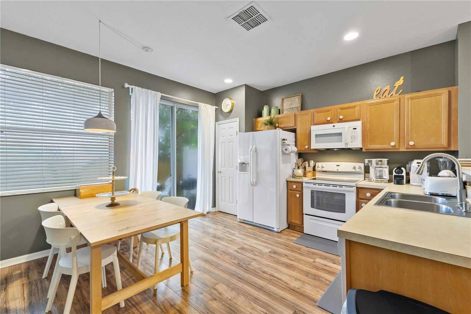 Image 16 of 41 For 7613 Acklins Road