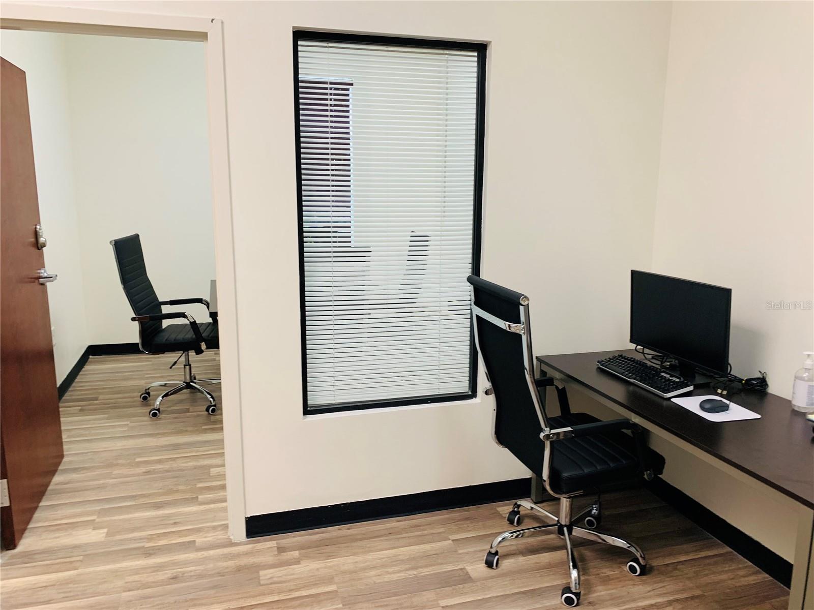 Image 3 of 4 For 7065 Westpointe Boulevard 320