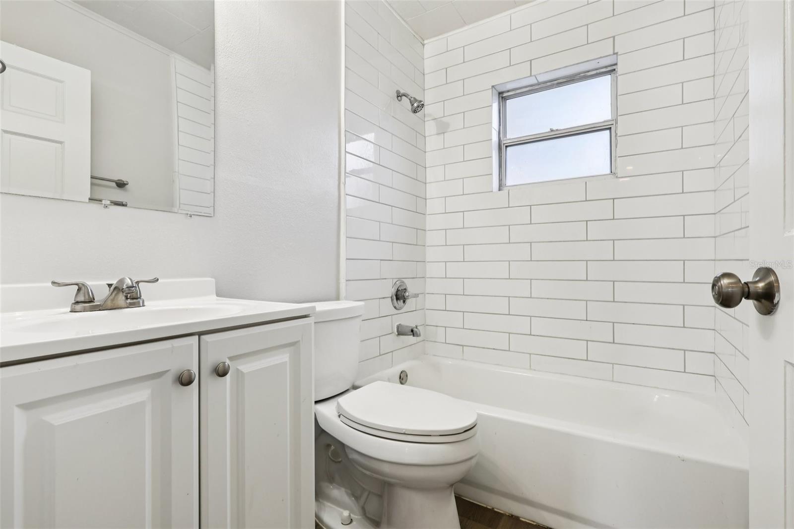 Image 17 of 31 For 2620 Hawthorne Street