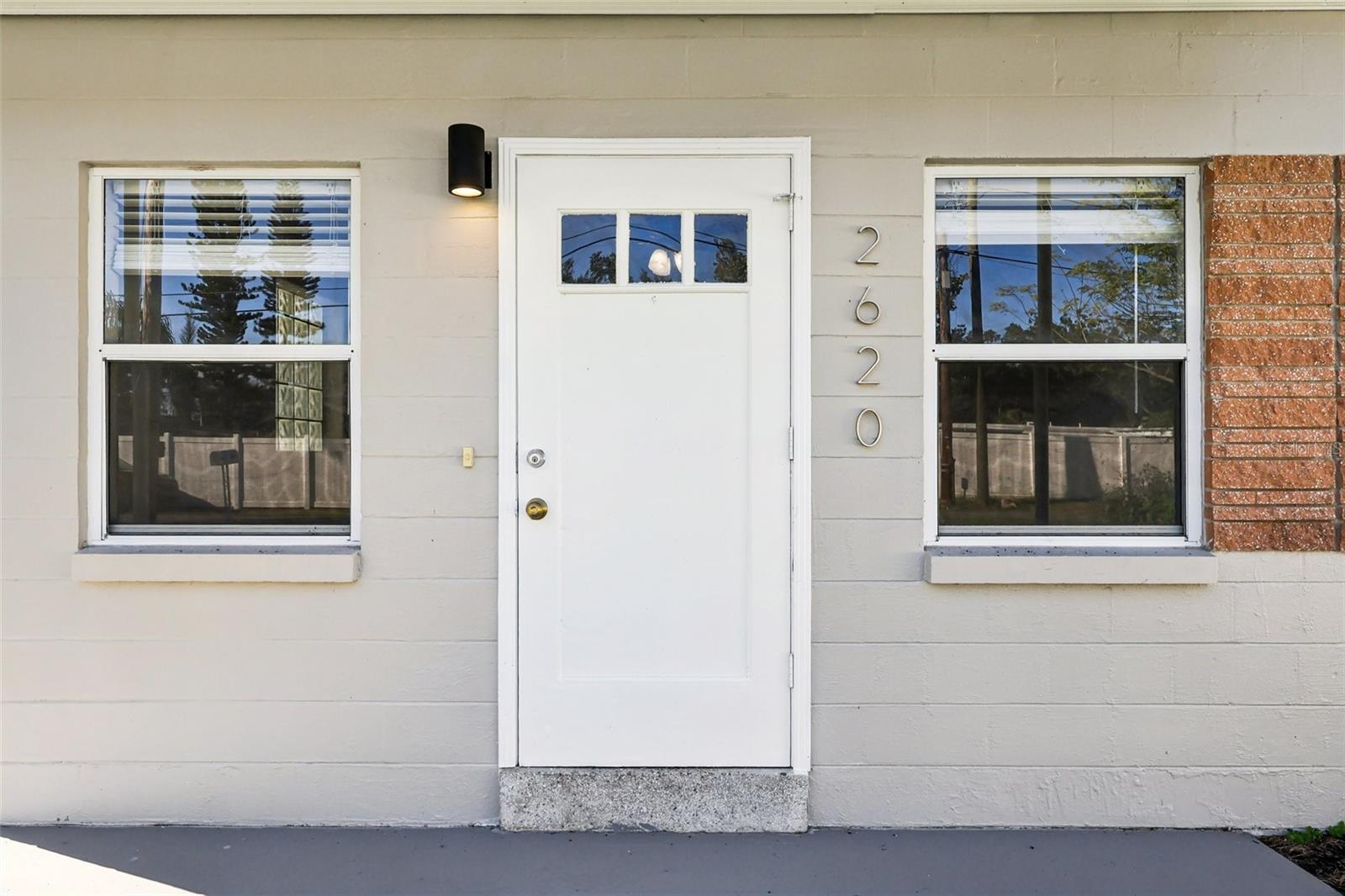 Image 3 of 31 For 2620 Hawthorne Street