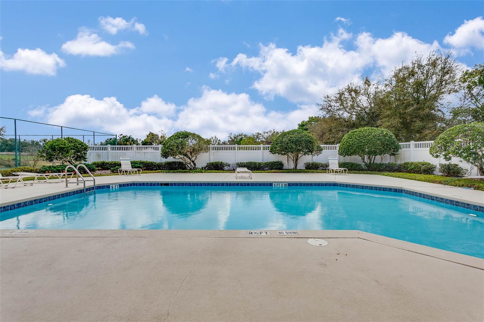 Image 39 of 40 For 3607 Breeders Cup Court