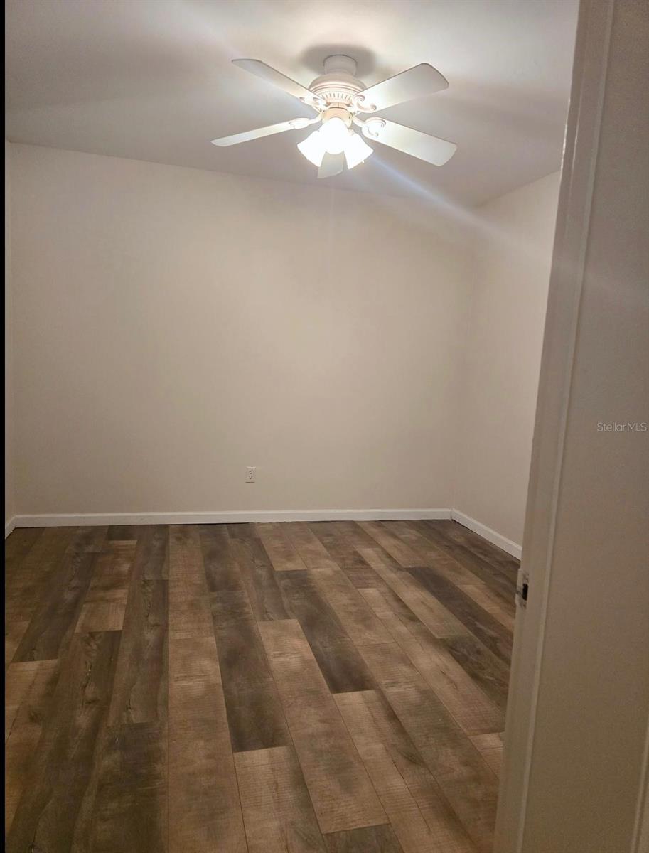 Image 2 of 9 For 408 Netherwood Crescent  408