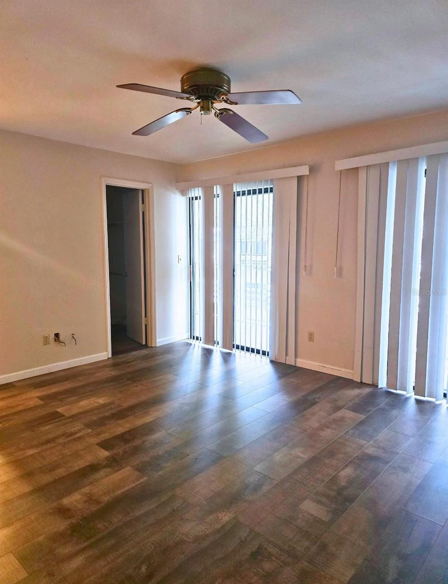 Image 5 of 9 For 408 Netherwood Crescent  408