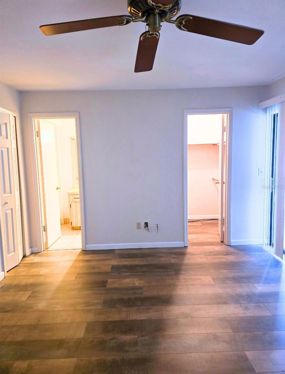 Image 6 of 9 For 408 Netherwood Crescent  408