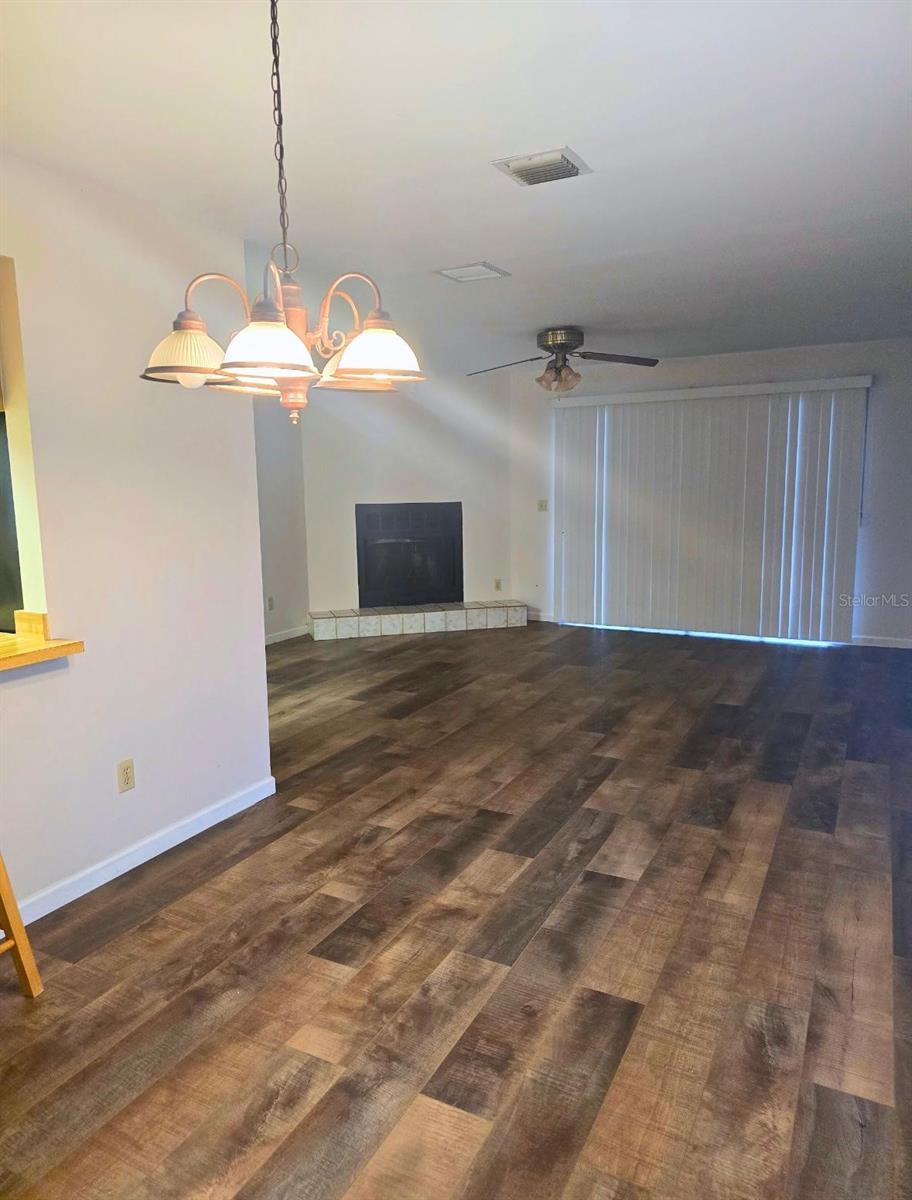 Image 8 of 9 For 408 Netherwood Crescent  408