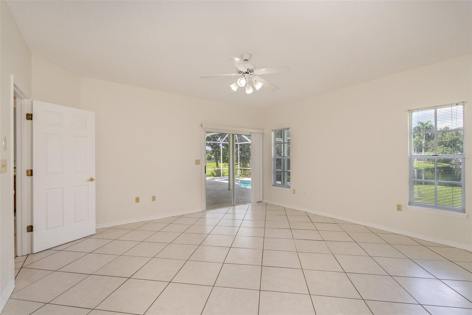 Image 18 of 38 For 4745 Murcott Avenue