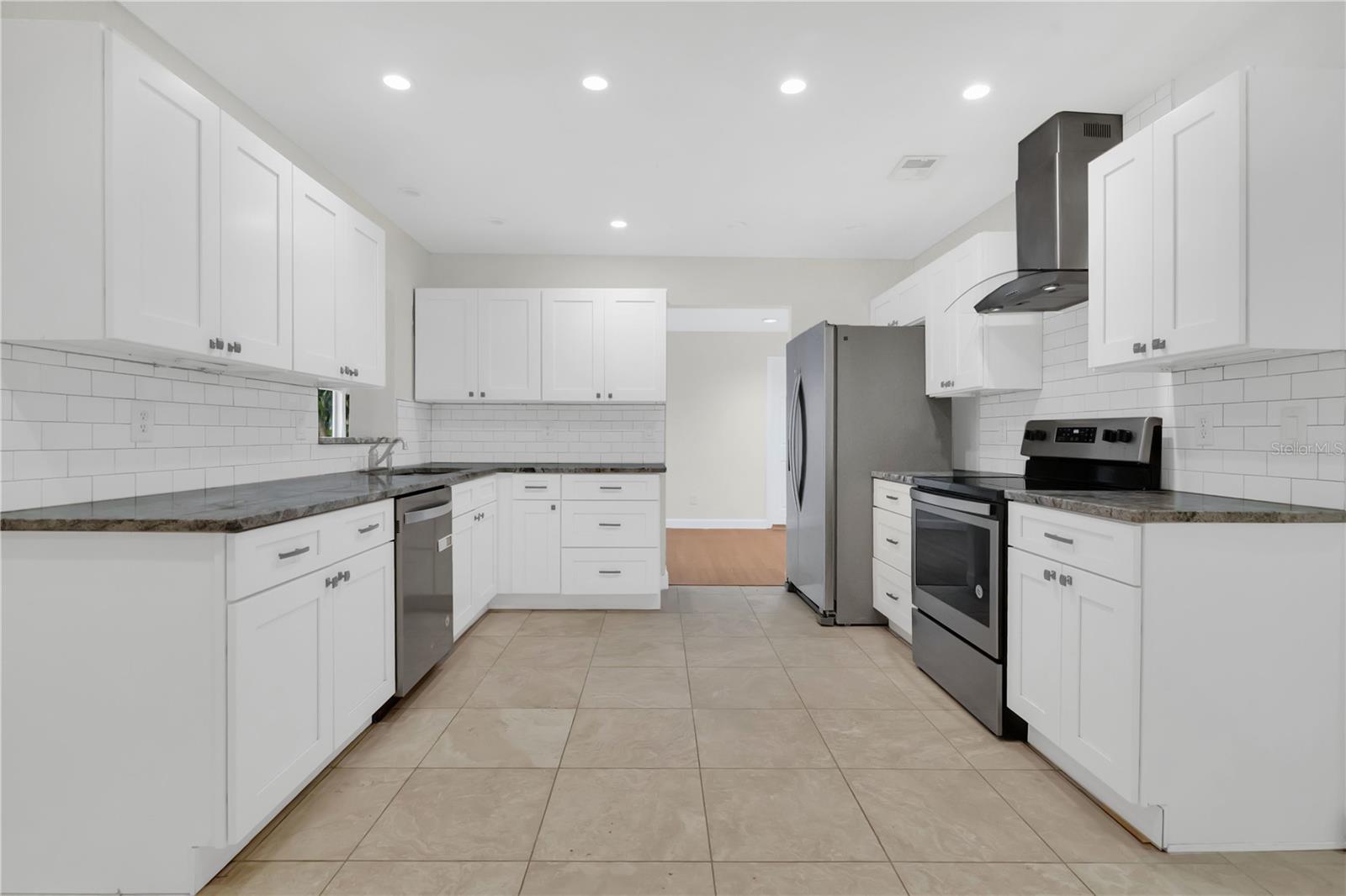 Image 7 of 37 For 5056 Caspian Court