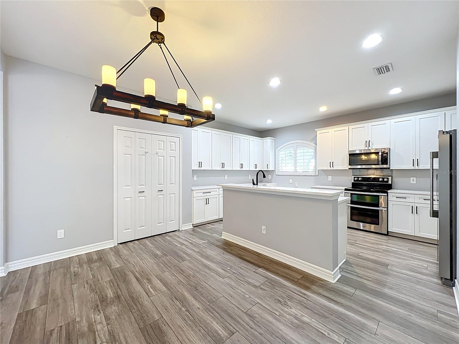 Image 9 of 98 For 1245 Pallister Lane