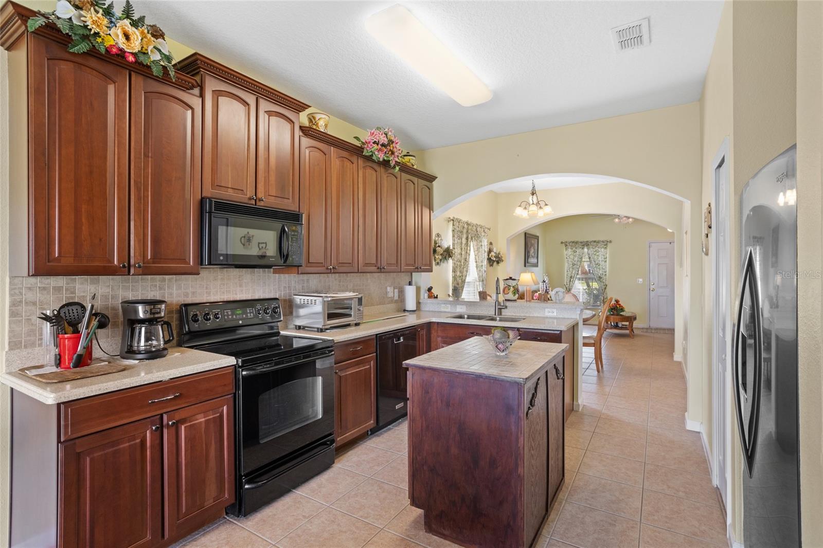 Image 10 of 34 For 16543 Cedar Crest Drive
