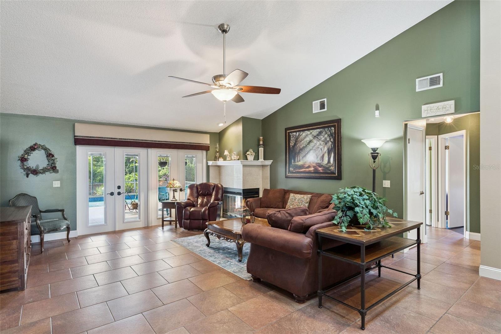 Image 10 of 35 For 1624 Thornhill Circle