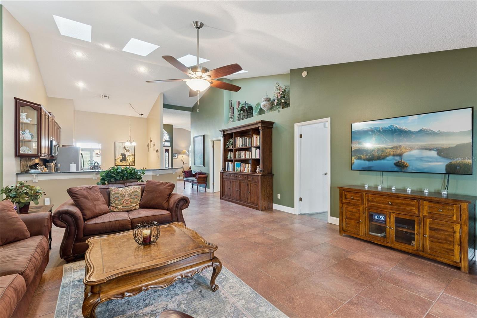Image 11 of 35 For 1624 Thornhill Circle