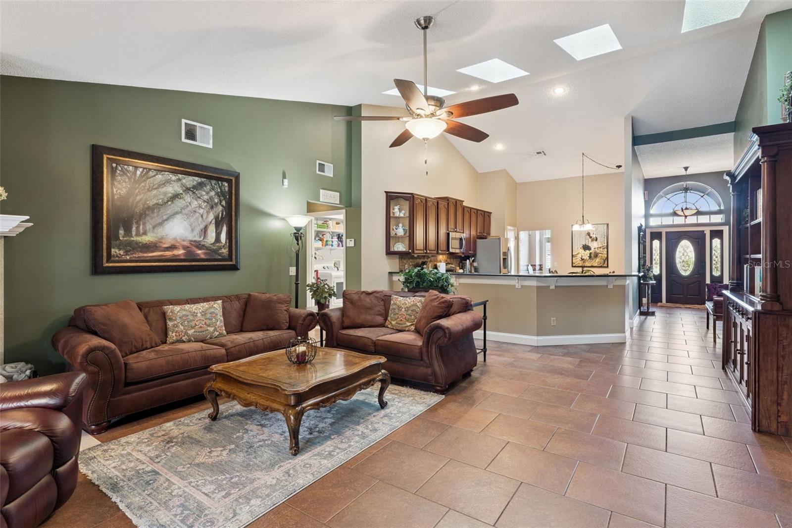 Image 13 of 35 For 1624 Thornhill Circle